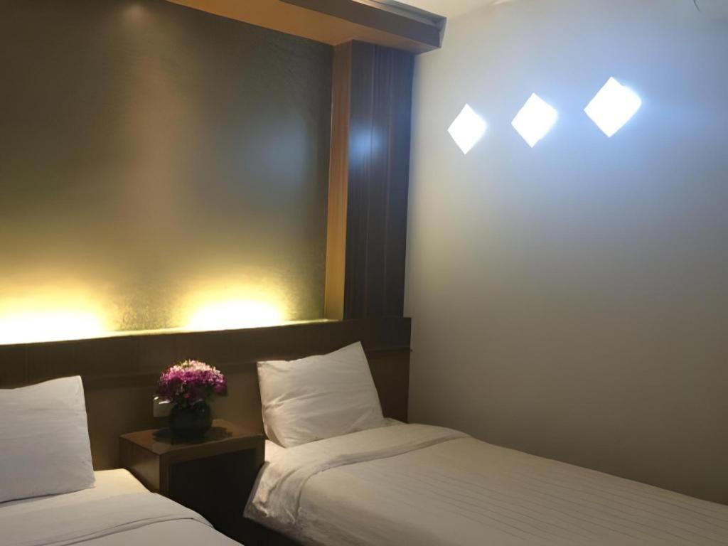 Hotel D' Calia Таракан Экстерьер фото