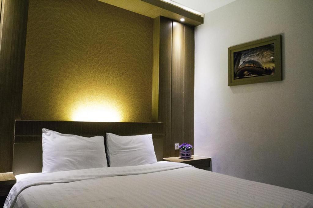 Hotel D' Calia Таракан Экстерьер фото